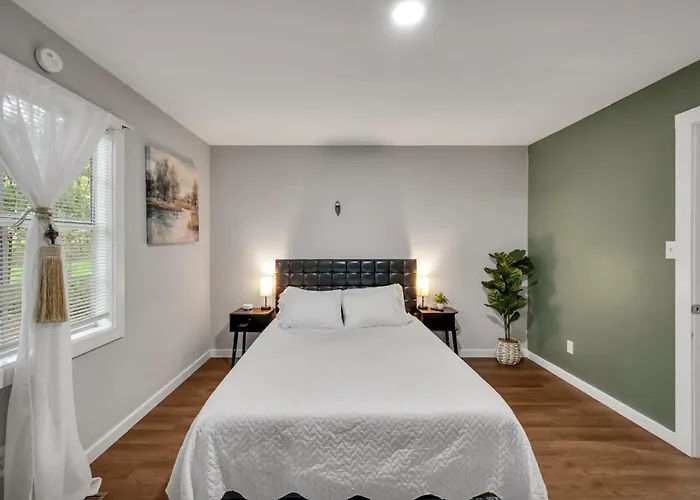 4 Beds, Near Unc, Packnplay, Walk To Golf, Kids Essentials
