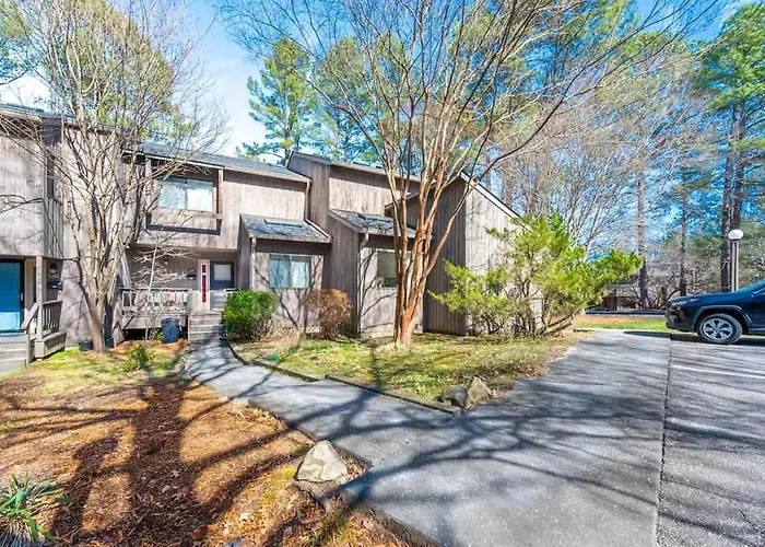 Modern 3Br Home Sleeps 5 Near Unc & Downtown